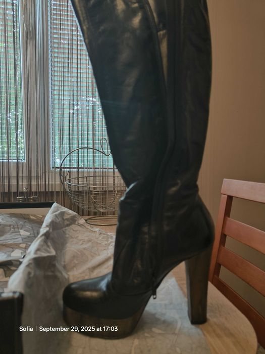 Продавам дамски ботуши естествена кожа Miss Sixty