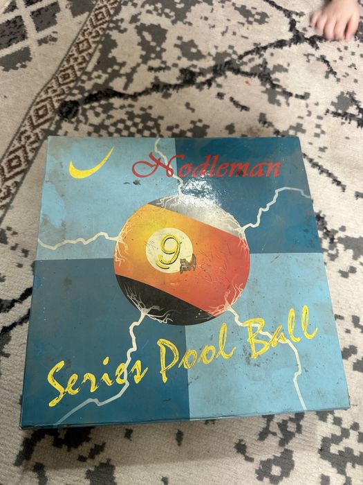 Продам бильярдные шары и Кий