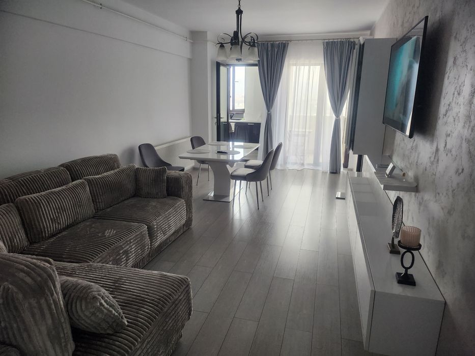 Vând apartament complet mobilat în Rm Valcea — fotografia 1