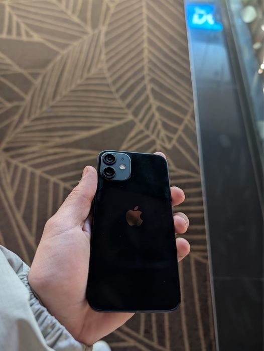 Vand iphone 12 mini,pret negociabil