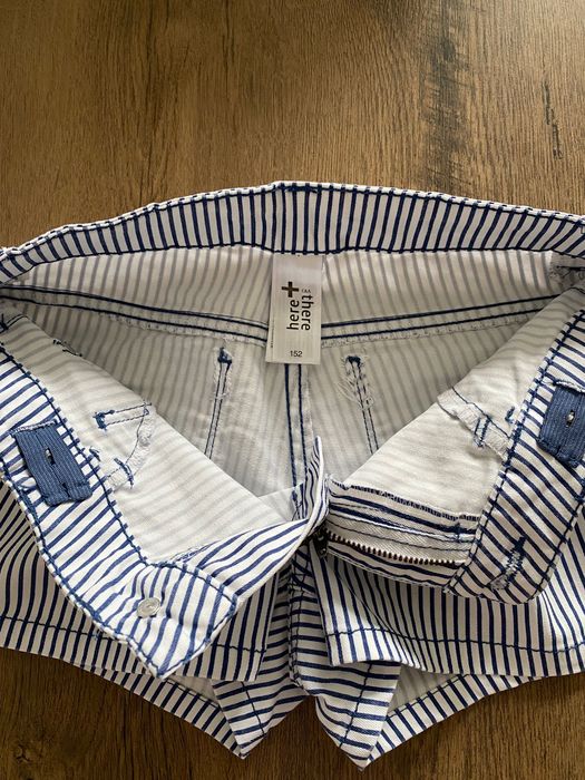 Pantaloni scurți pt. fetițe,C&A
