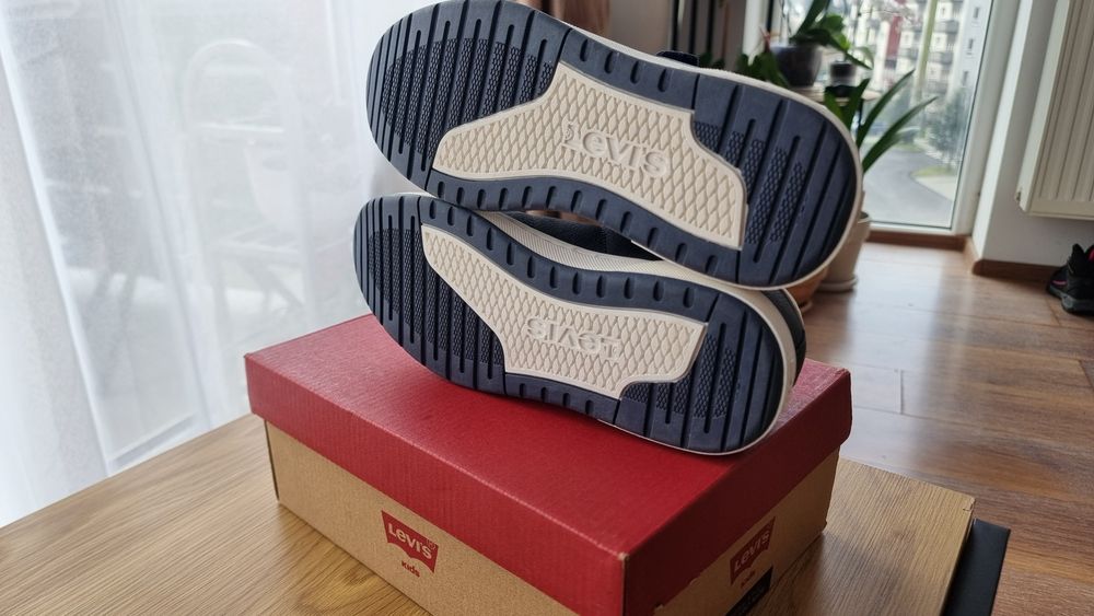 Adidasi copii Levi's