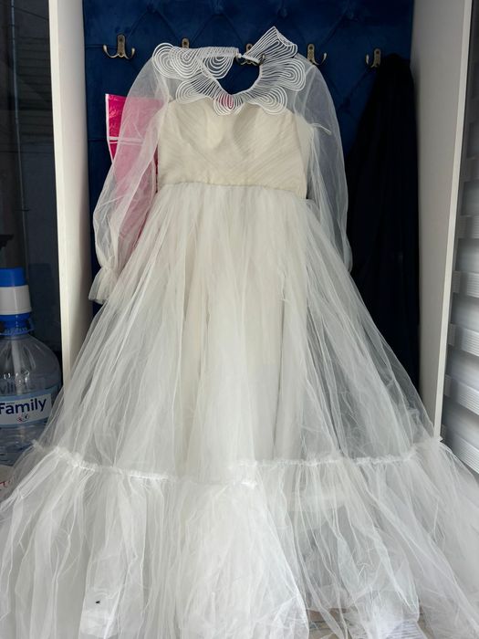 Продаётся свадебное платье. Вечернее платье