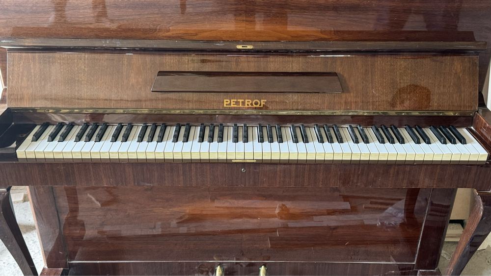 Пианино   PETROF