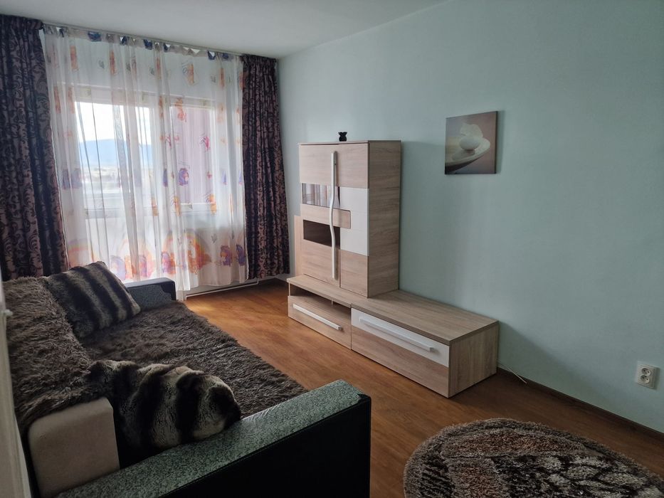 Închiriez apartament