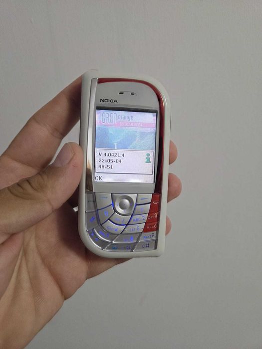 Nokia 7610 extrem de frumos + charger fashion bonus