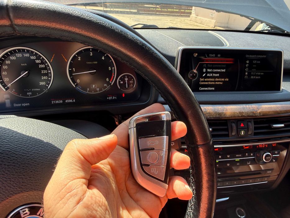 BMW X5 xDrive30d 258 CP • Istoric complet • HUD • Piele Dakota • Trapa • Camera