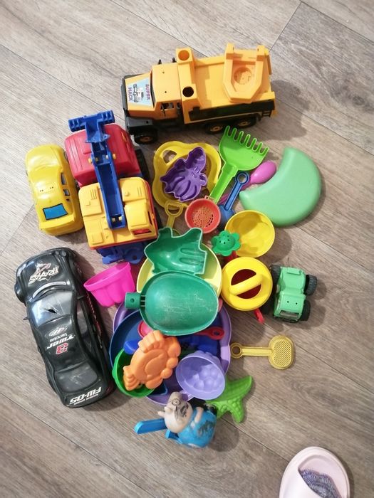 Игрушки для детей паски, машинки