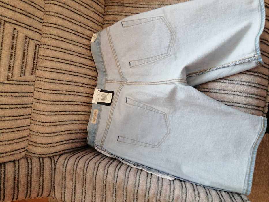 LEVIS pantaloni scurți model 501 marimea 30  Noi