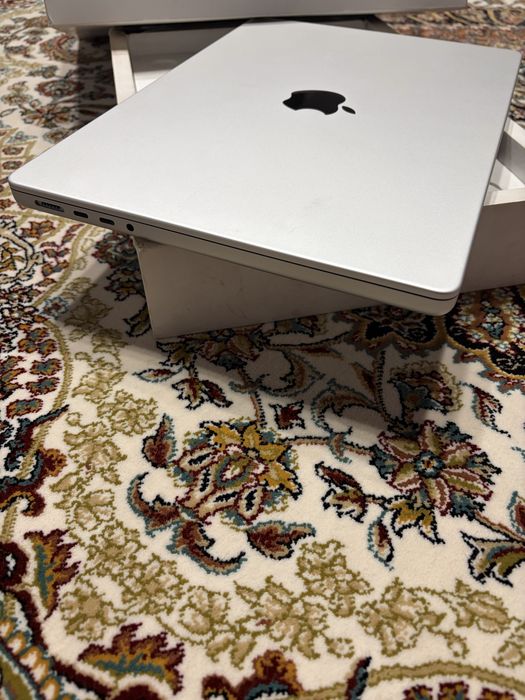 MacBook Pro 14 m3pro 18/512