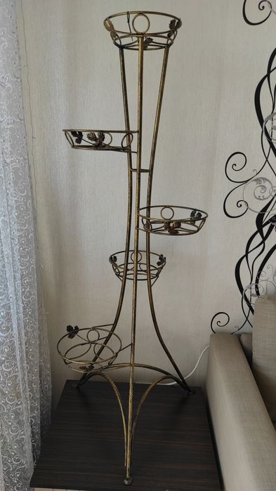 Стойка для цветов.12000.