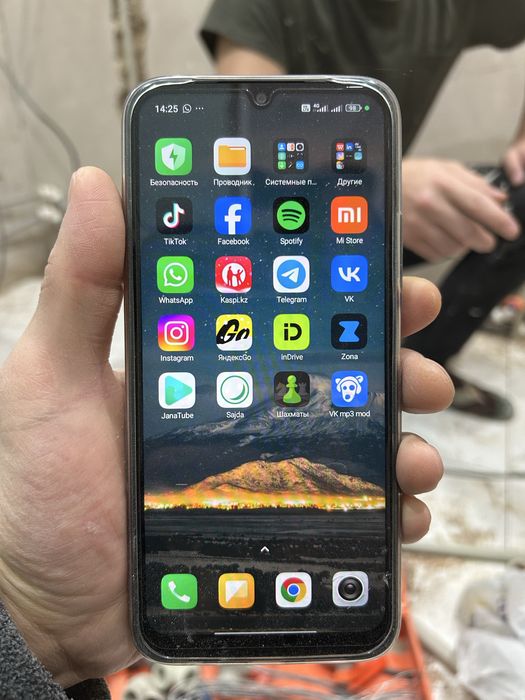 Продам редми 15С озу 8гб память 256