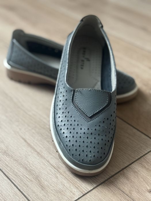 Продам кожаную летнюю обувь размер 37