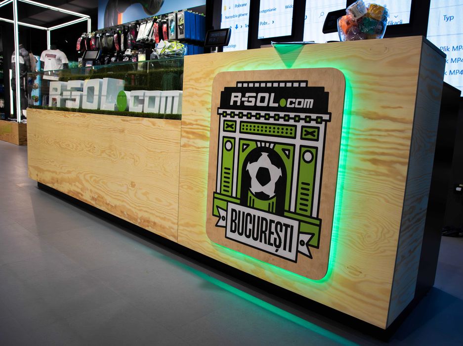 Fotograf Business & Evenimente, Livrare Rapidă + AI pentru Promovare