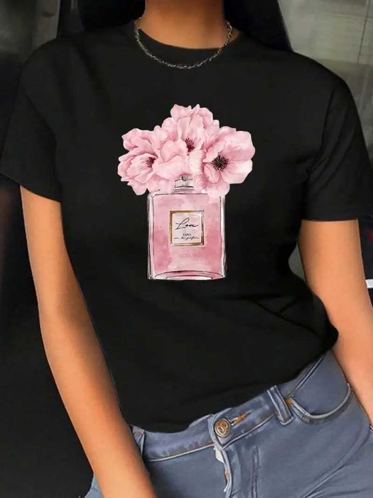 Дамска тениска размер S с принт цветя