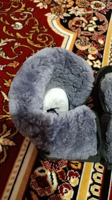 Продам угги черные, натуралка