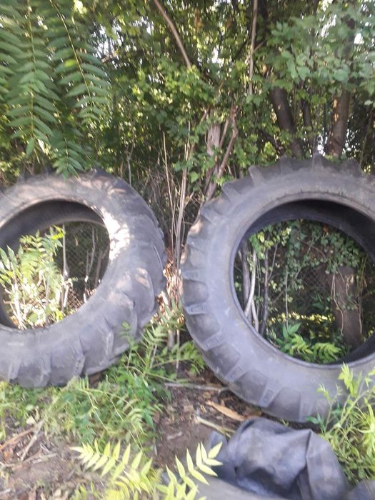 Продавам гуми 16.9 х 38