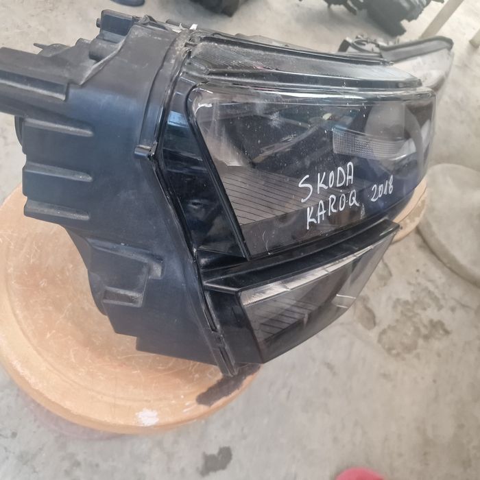 Skoda Karoq 2018 десен фар