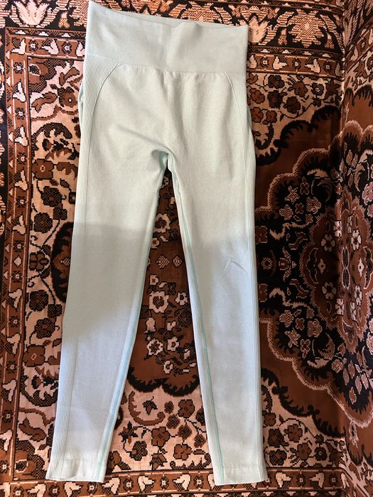 Продам фитнес костюм