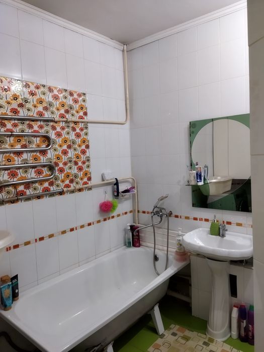 Срочно! продам 3х комн. кв, р-н ДКМ.