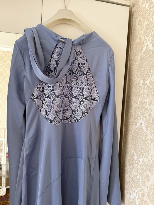 Женское вечернее платье