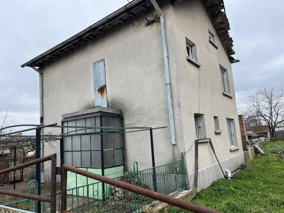 Ексклузивна оферта! Ключ в офиса! Къща в гр. Камено