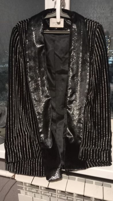 Продаю костюм тройка