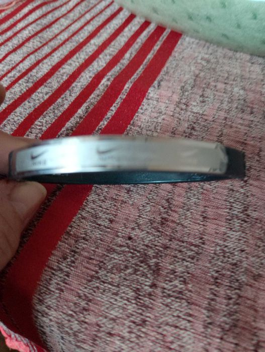 Гривна стомана и полимер NIKE