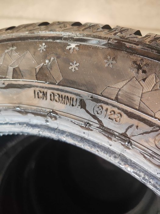 2бр.зимни гуми 235/55/18 Semperit