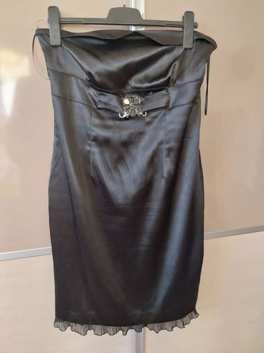 Rochie neagra elegantă