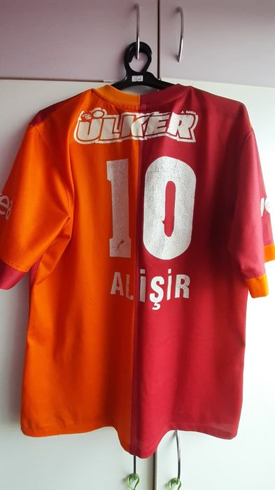 Футболни фланелки на Galatasaray и Trabzonspor оригинални