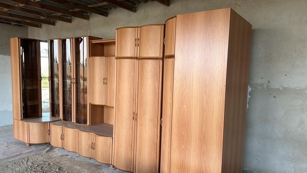 Продается гарнитур