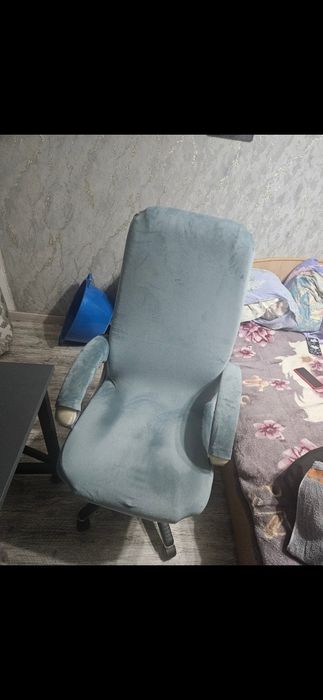 Компюторное офисное кресло