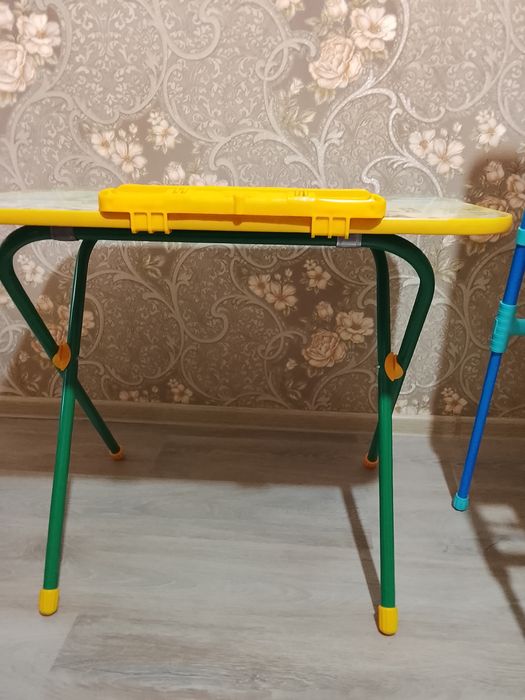 Детская парта и  доска
