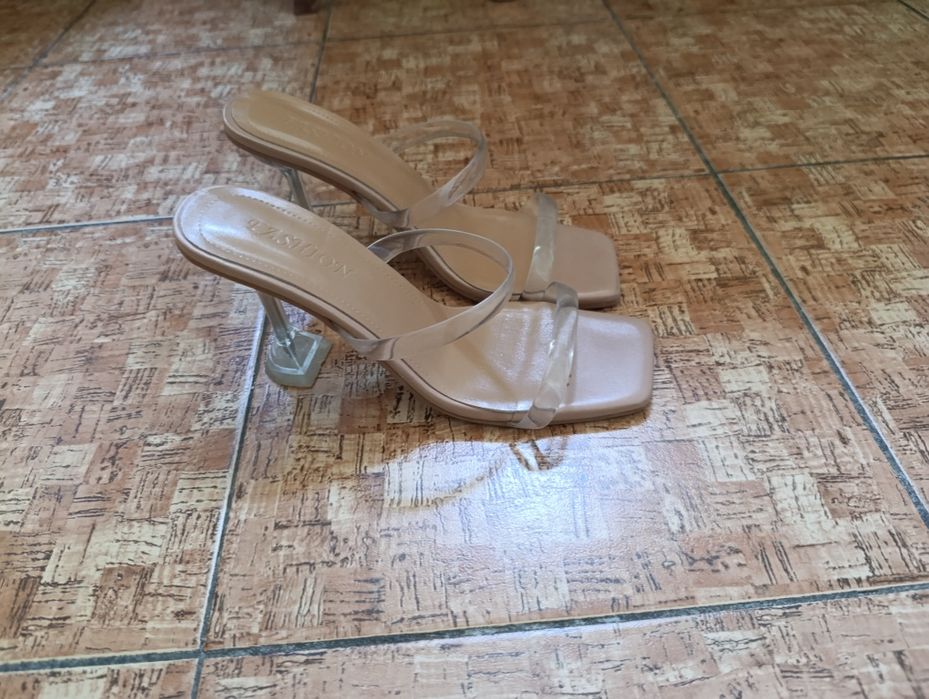 Прозрачные босаножки