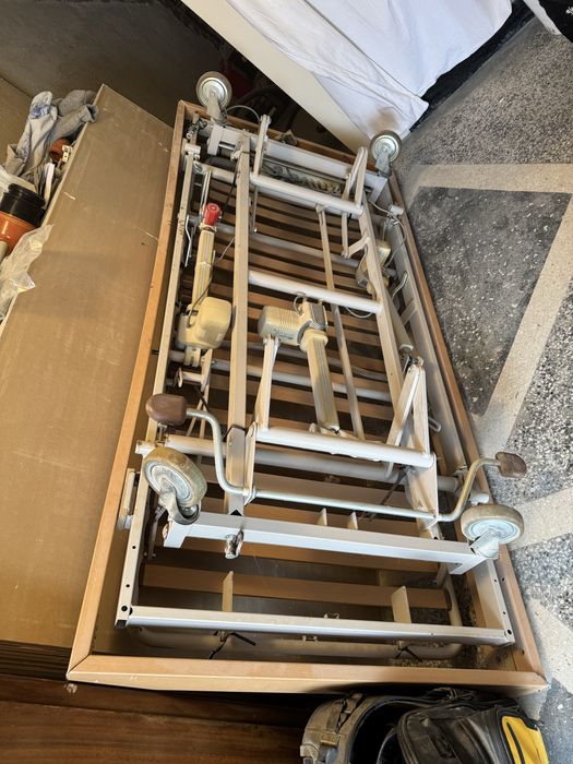 Електрическо болнично легло