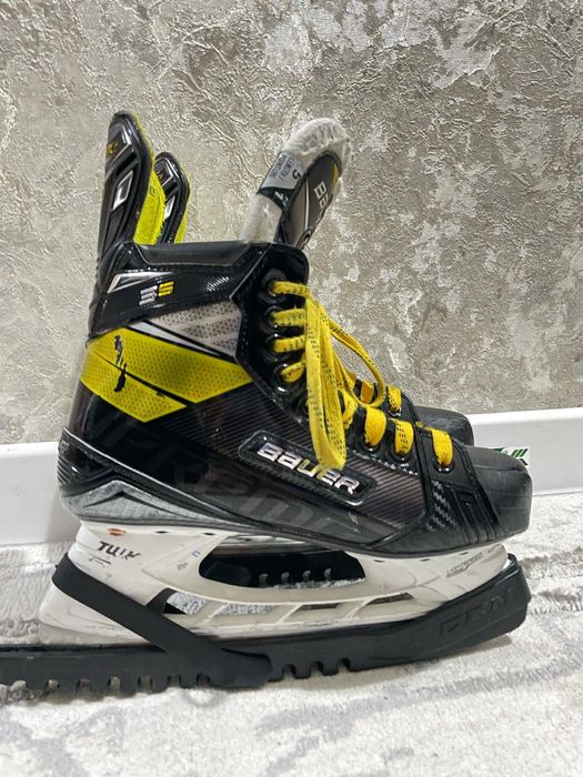 Продаю хоккейные коньки Bauer