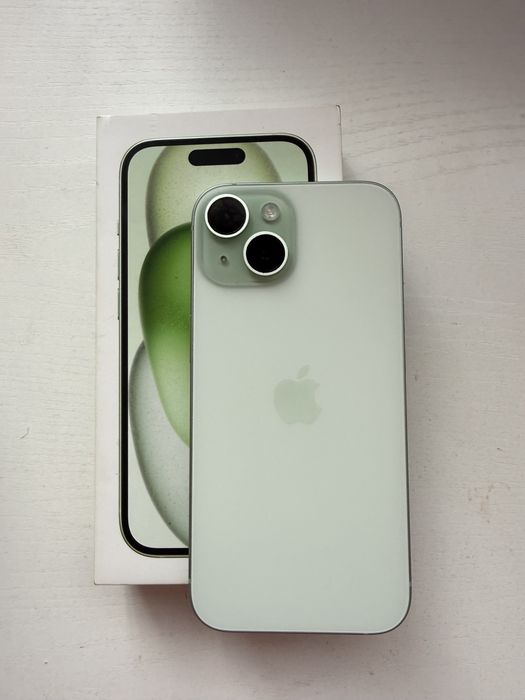 Продавам IPhone 15 128GB