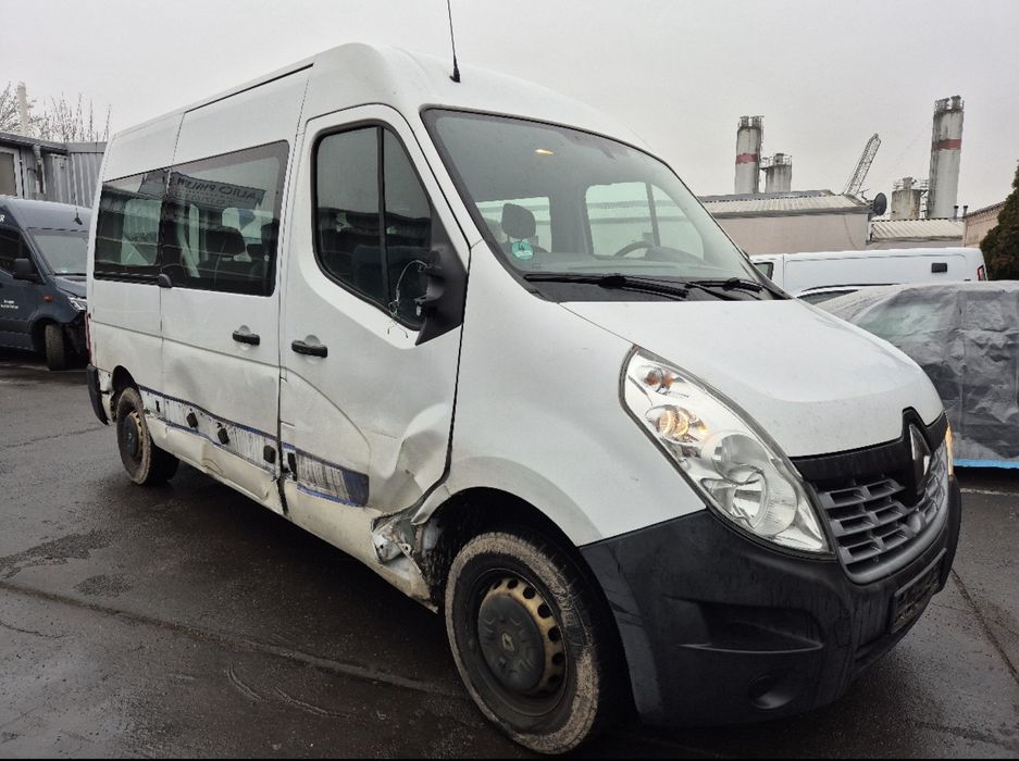 Vand RENAULT MASTER III 08.2018  8+1 locuri Avariat import GERMANIA