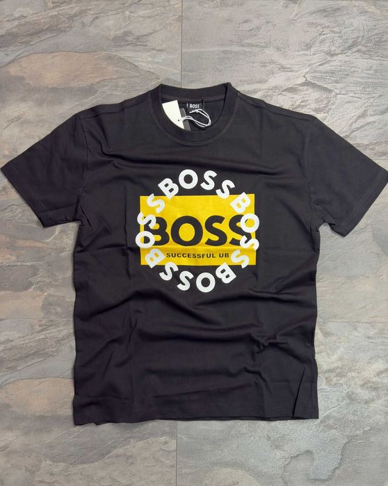 Модерни мъжки тениски HUGO BOSS – стил, комфорт и перфектна визия за лятото!