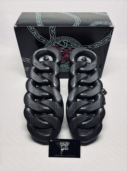 Versace chain reaction negri