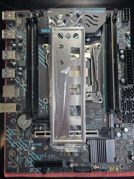 Kingbox x99+intel Xeon 2682v4+8Gb ddr4 2400