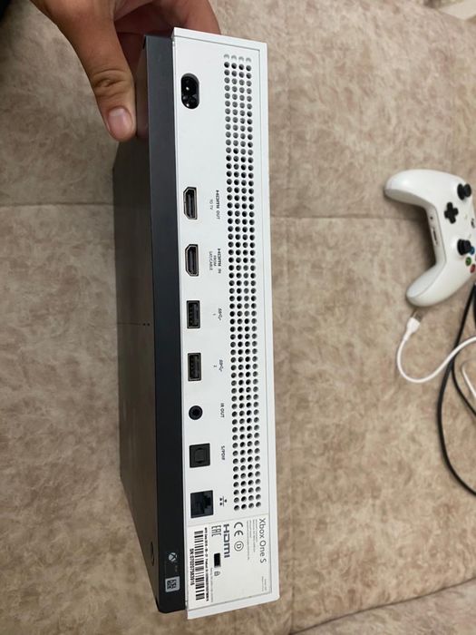 Xbox one s в хорошем состоянии