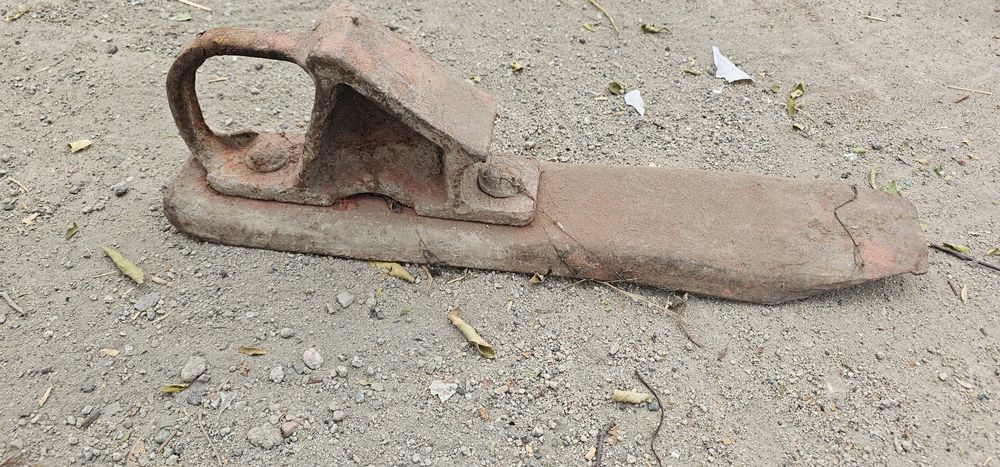 Башмак железнодорожный