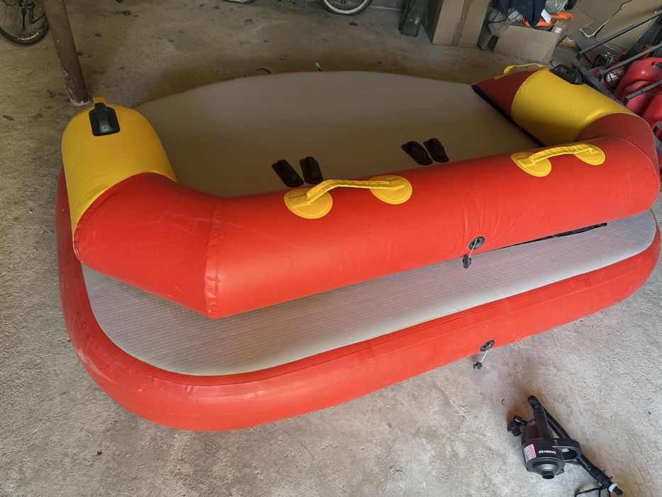 Диван.Водный аттракцион