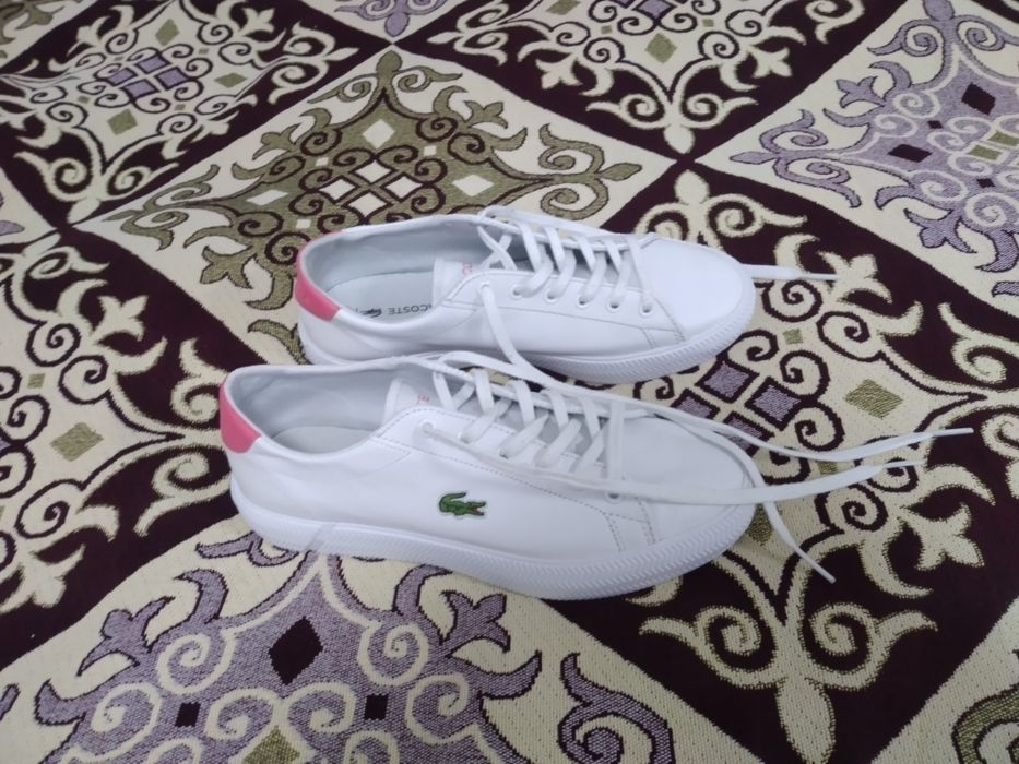 Продаю кроссовки