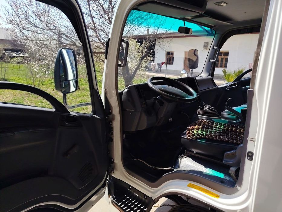 Isuzi vodovoz  6500 ltr  2010 yilda ishlab chiqarilgan