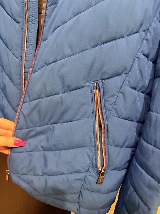 Мъжко яке на Guess