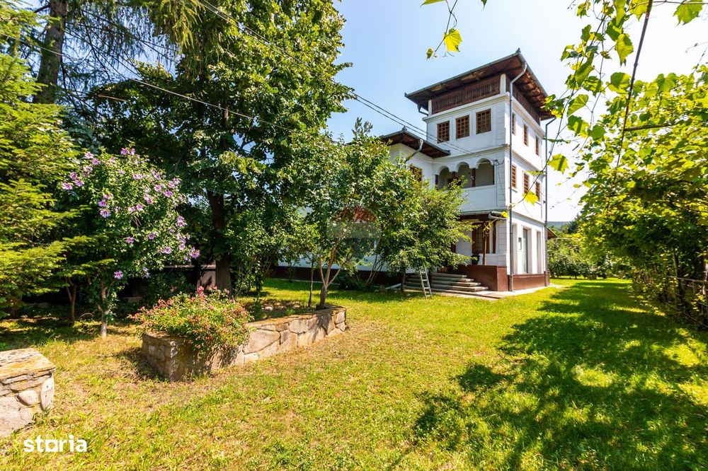 Casa de vacanta tip conac de vânzare Valenii de Munte