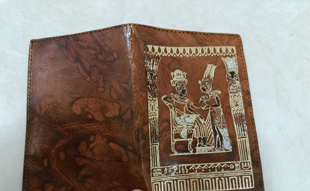 Кард Холдер Портмоне продаётся